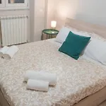 Sweet 3 Bedr Apt - 3 Stops From Piramide