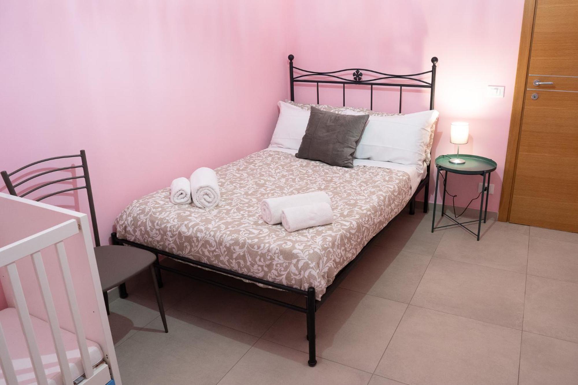 Sweet 3 Bedr - 3 Stops From Piramide Apartment Rom