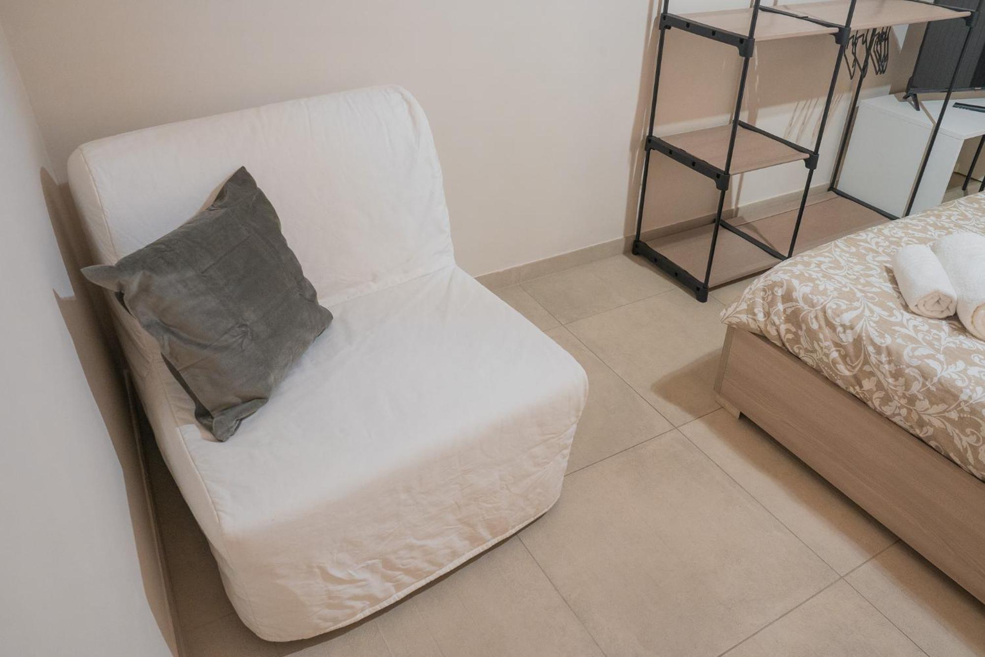 Apartment Sweet 3 Bedr - 3 Stops From Piramide Rom