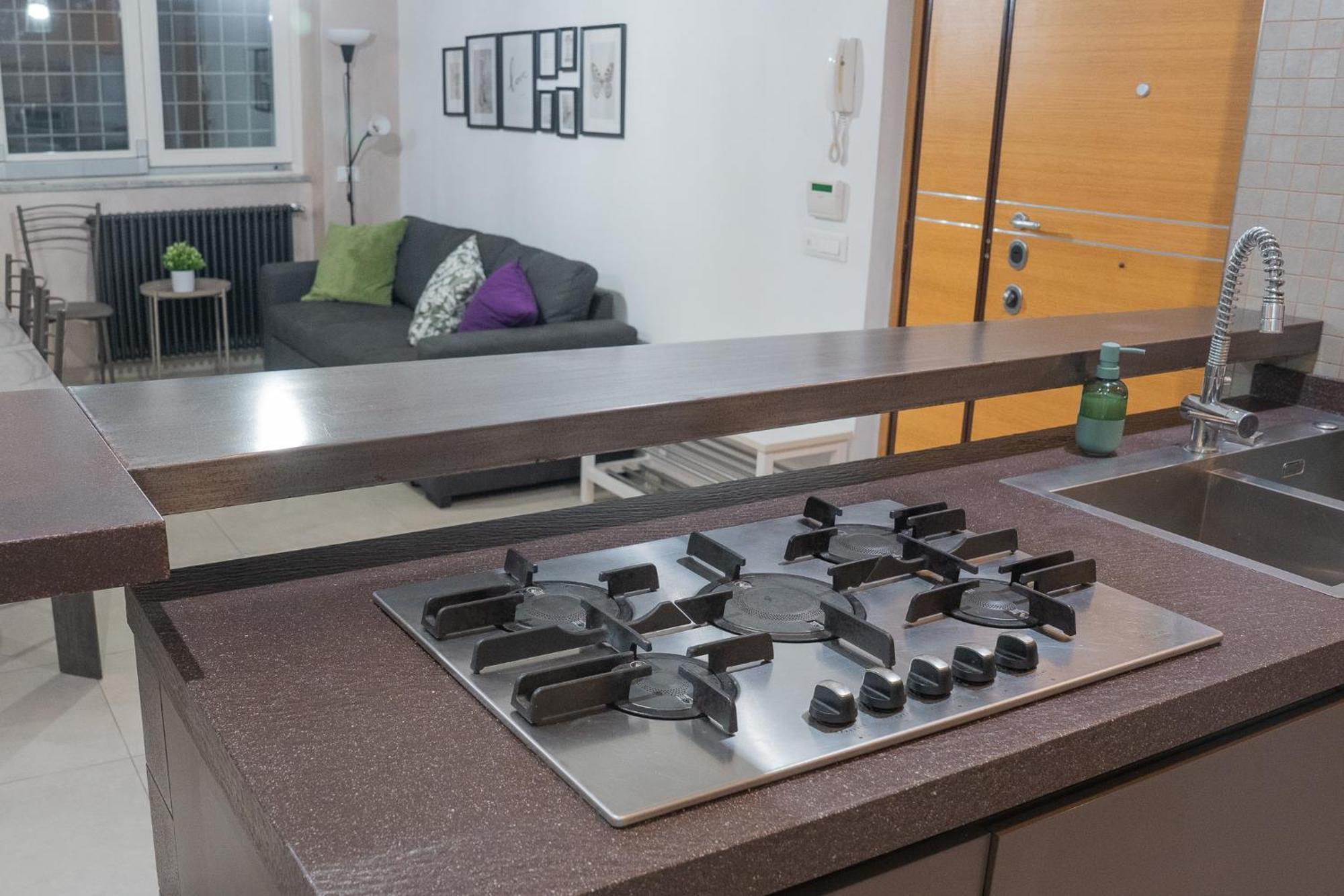 Sweet 3 Bedr - 3 Stops From Piramide Apartment *