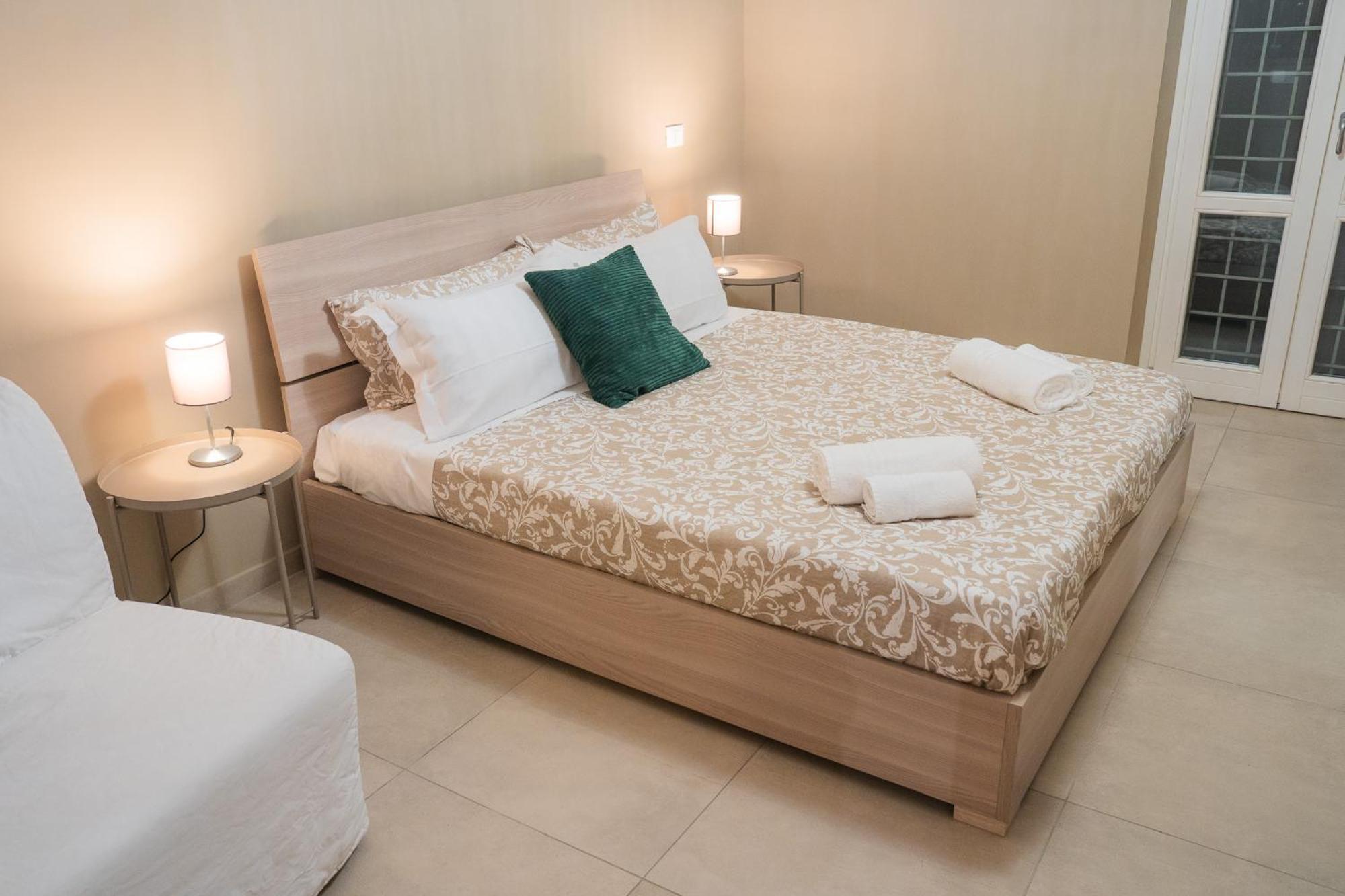 Apartment Sweet 3 Bedr - 3 Stops From Piramide Rom