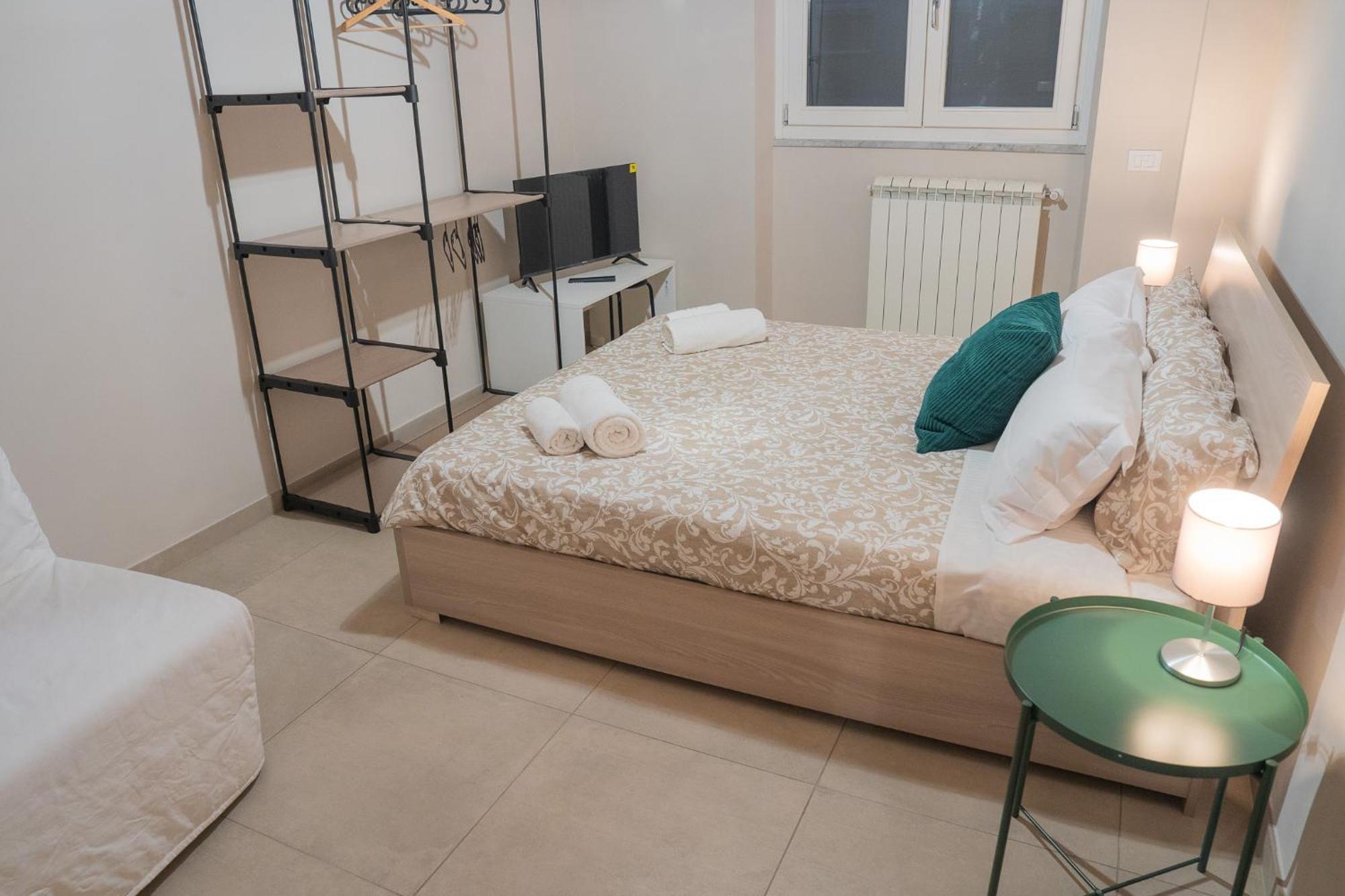 Apartment Sweet 3 Bedr - 3 Stops From Piramide Rom