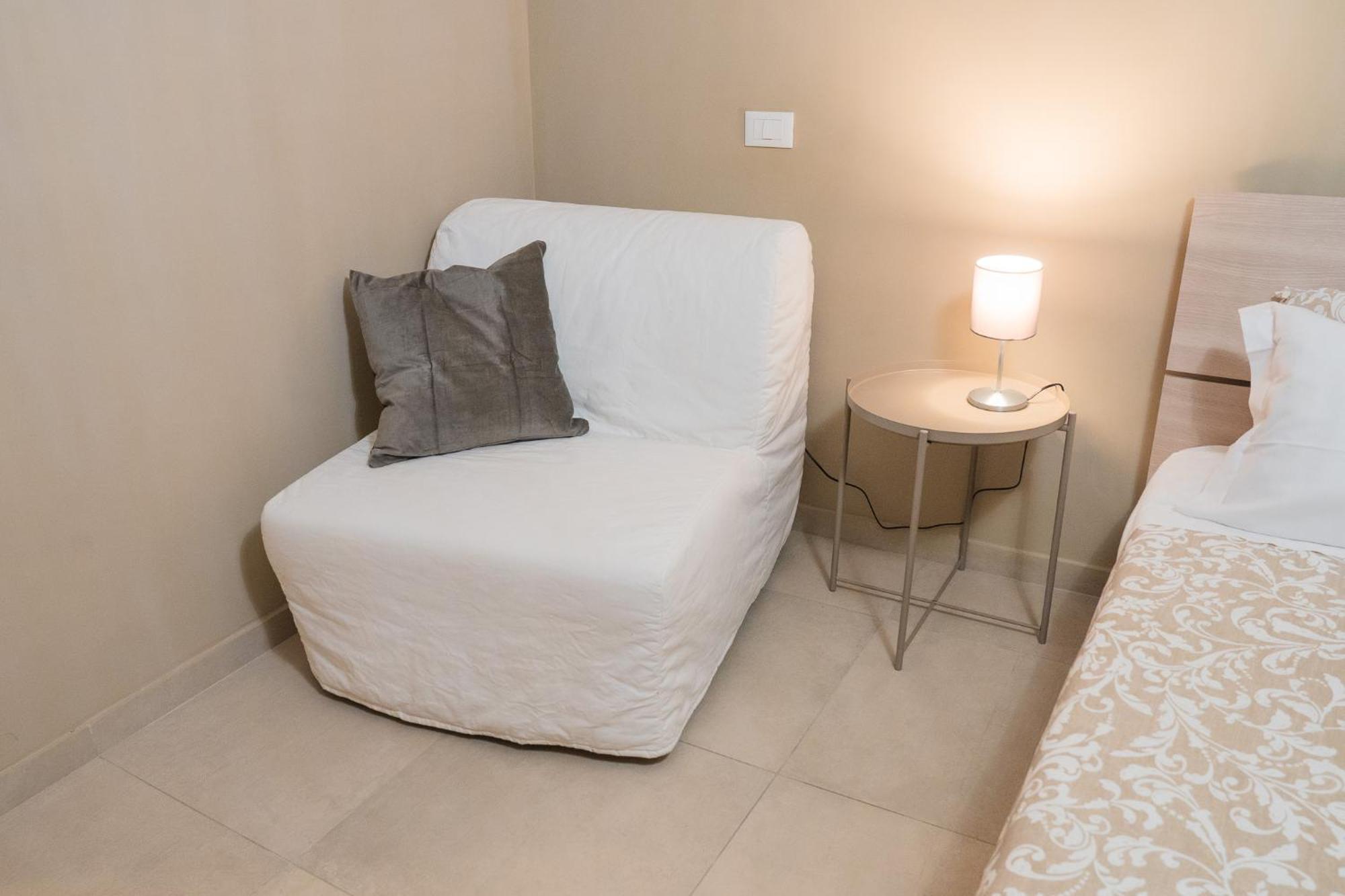 Sweet 3 Bedr - 3 Stops From Piramide Apartment Rom